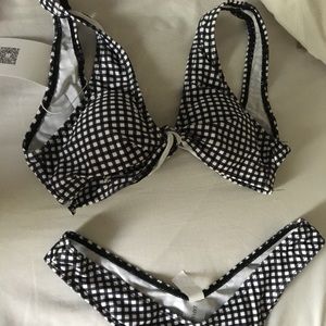 Adorable gingham bikini!!